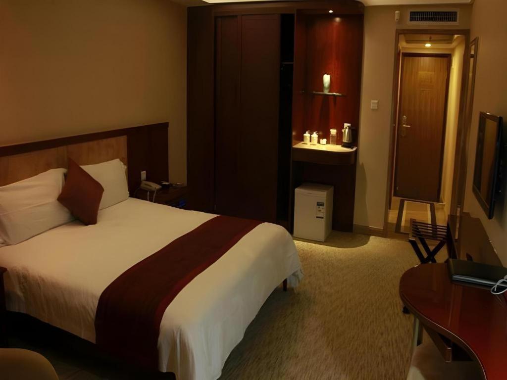 Navy Hua 4*