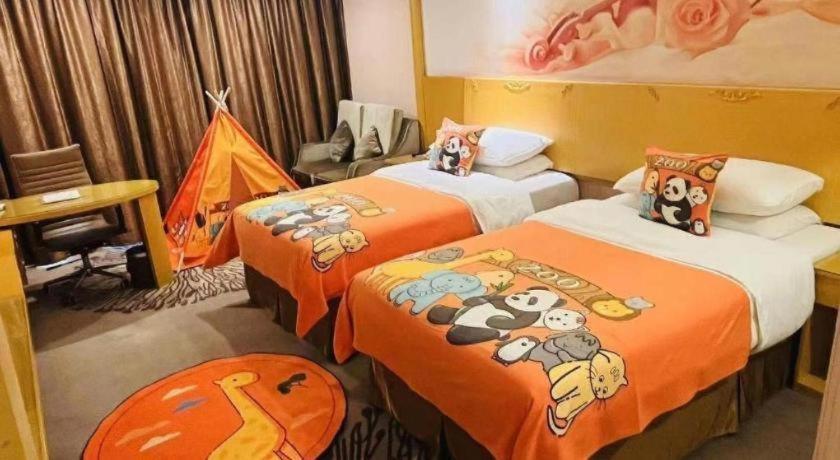 Vienna North Station Huaguoshan Metro Station Hotel 3*
