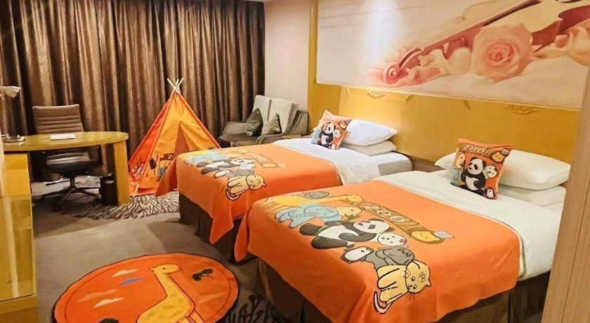Hotel Vienna North Station Huaguoshan Metro Station