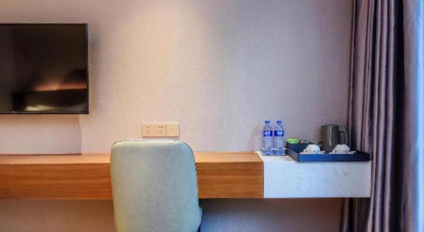 Borrman Railway Station Yuexiu Park Memorial Hall Hotel Guangzhou