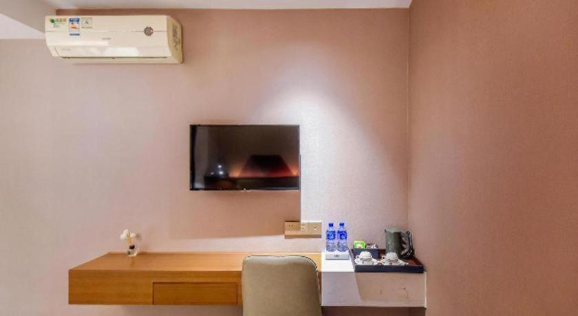 Borrman Railway Station Yuexiu Park Memorial Hall Hotel