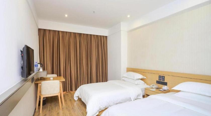 Hotel Comfort Jiahe Wanggang Metro Station Police Academy Changhong 2*