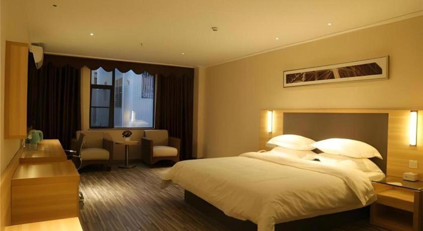 Hotel Comfort Baiyun Avenue North Metro Station Baiyunbao 2*