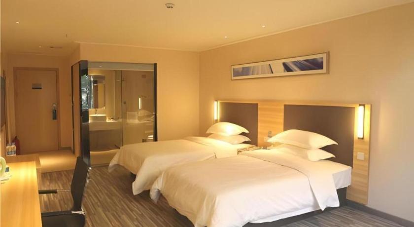 Comfort Baiyun Avenue North Metro Station Baiyunbao Hotel 2*