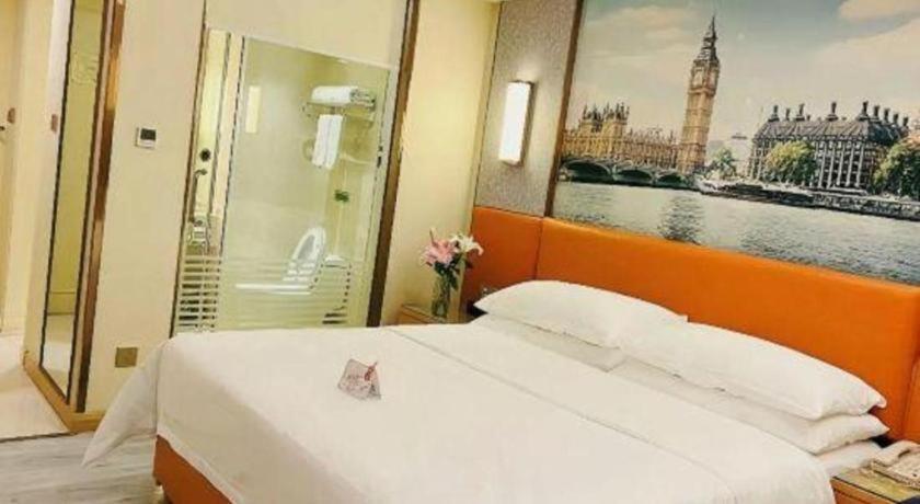 Vienna Panyu Square Hotel