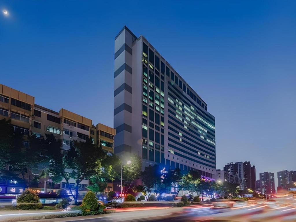Borrman Tower Zhongda Metro Station Pazhou Exhibition
