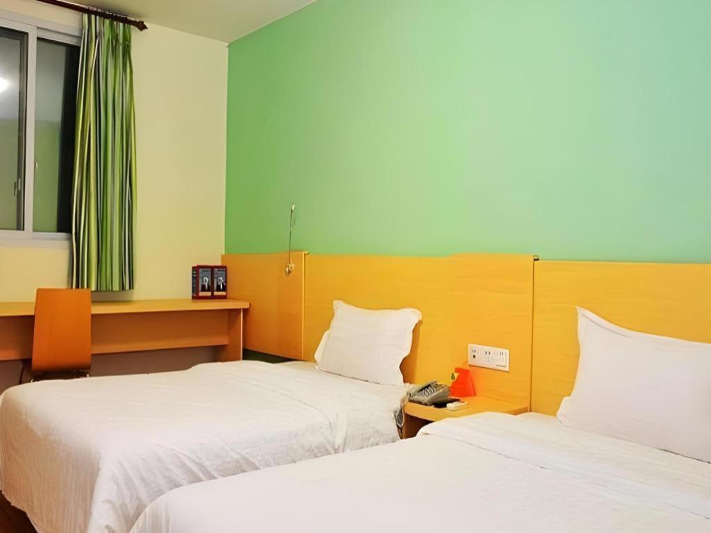 7 Days Huangpu East Zone Times Plaza 2* Guangzhou