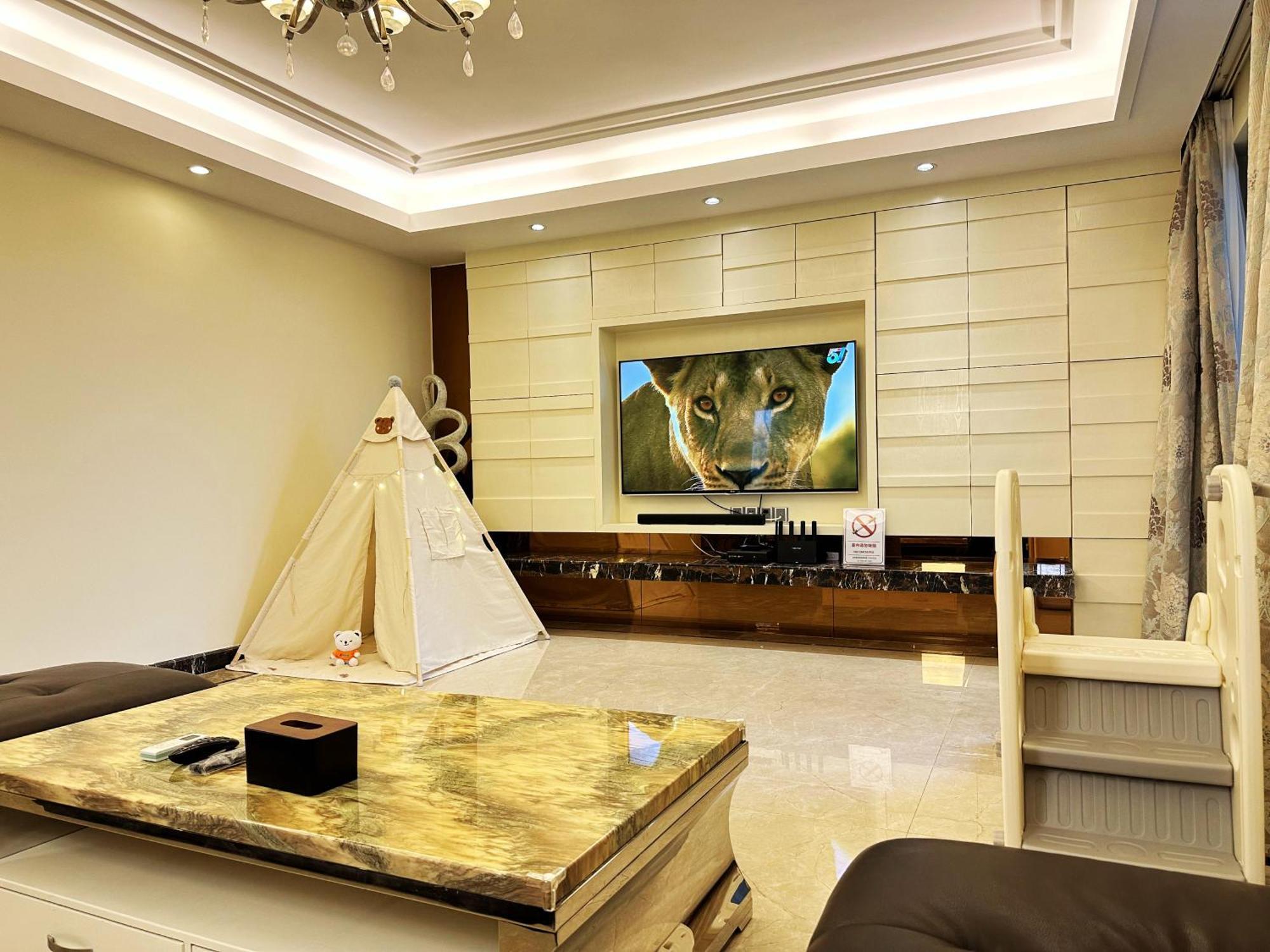 Huiju Hotel 3*