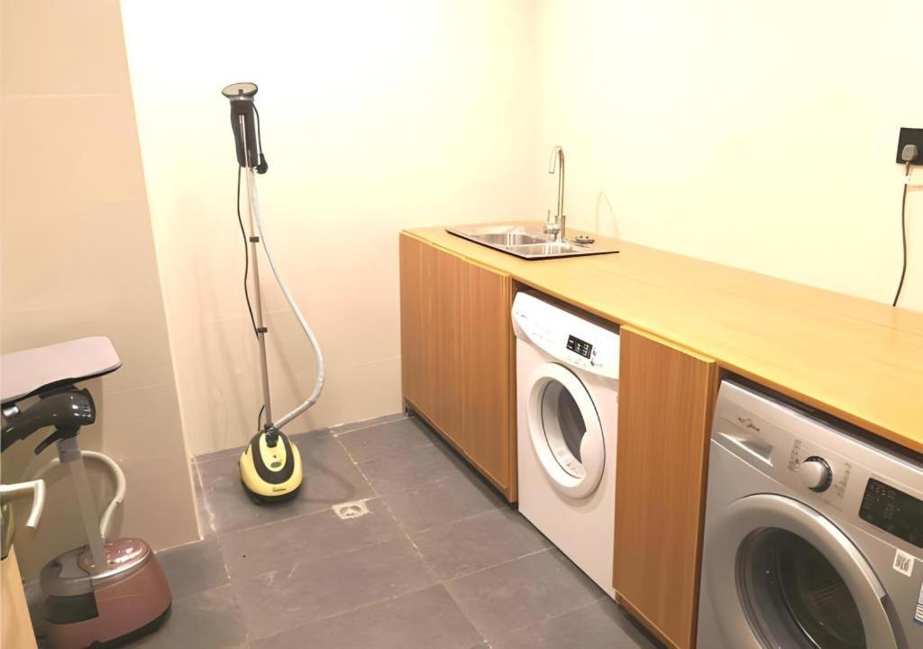 Hotel Comfort Shisanhang Shachong Metro Station 2*