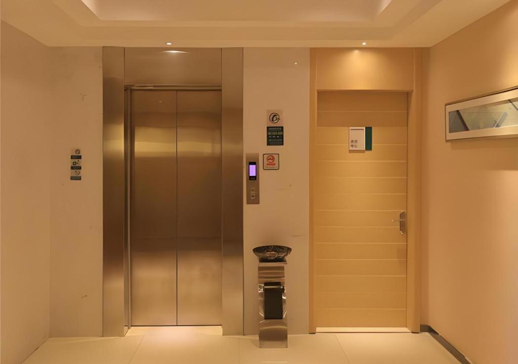 Hotel Comfort Zengcheng Wanda Plaza Metro Station