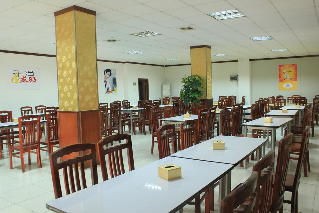 Hotel Super 8 Hotel Guangzhou Baiyun Airport Subway Station Inn