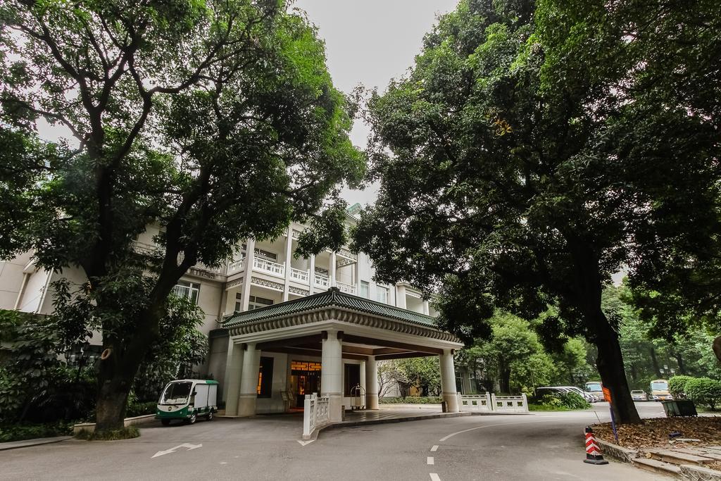 Hotel Guangdong Yingbin Hotel-free Fair Shuttle Bus Guangzhou