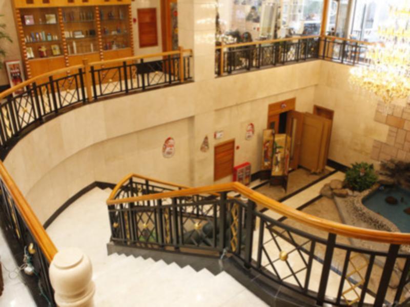 Hotel Yuehai 3*