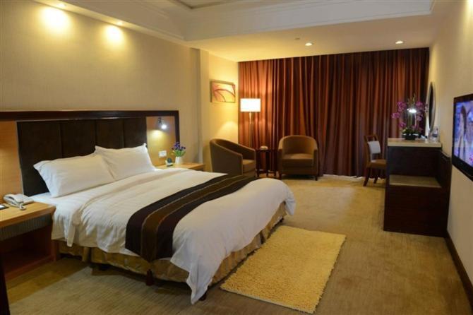 Hotel Longcheng Golf 4*