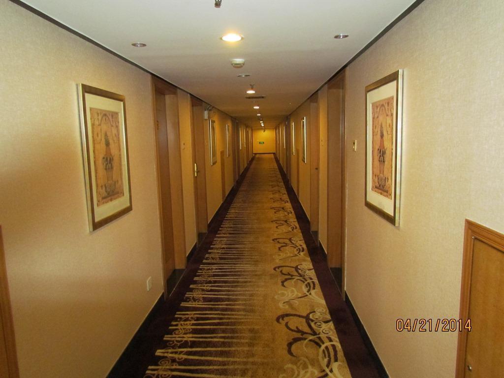 Lucky Hotel