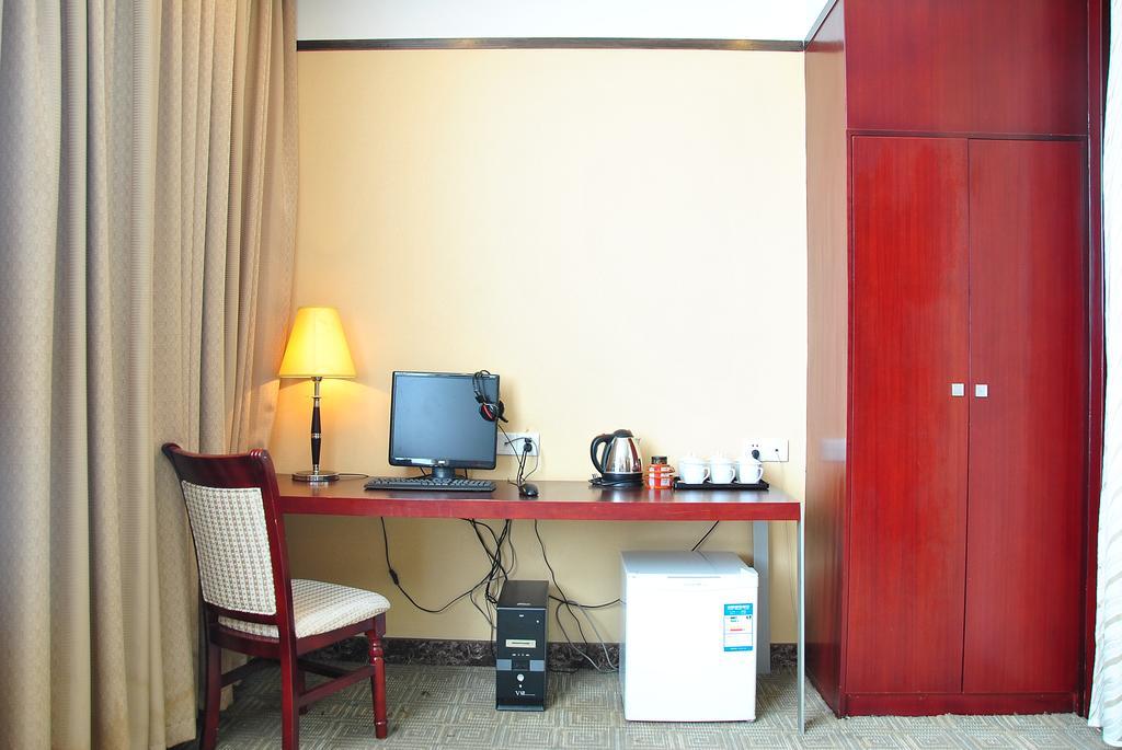 Shenglong Hotel 3*