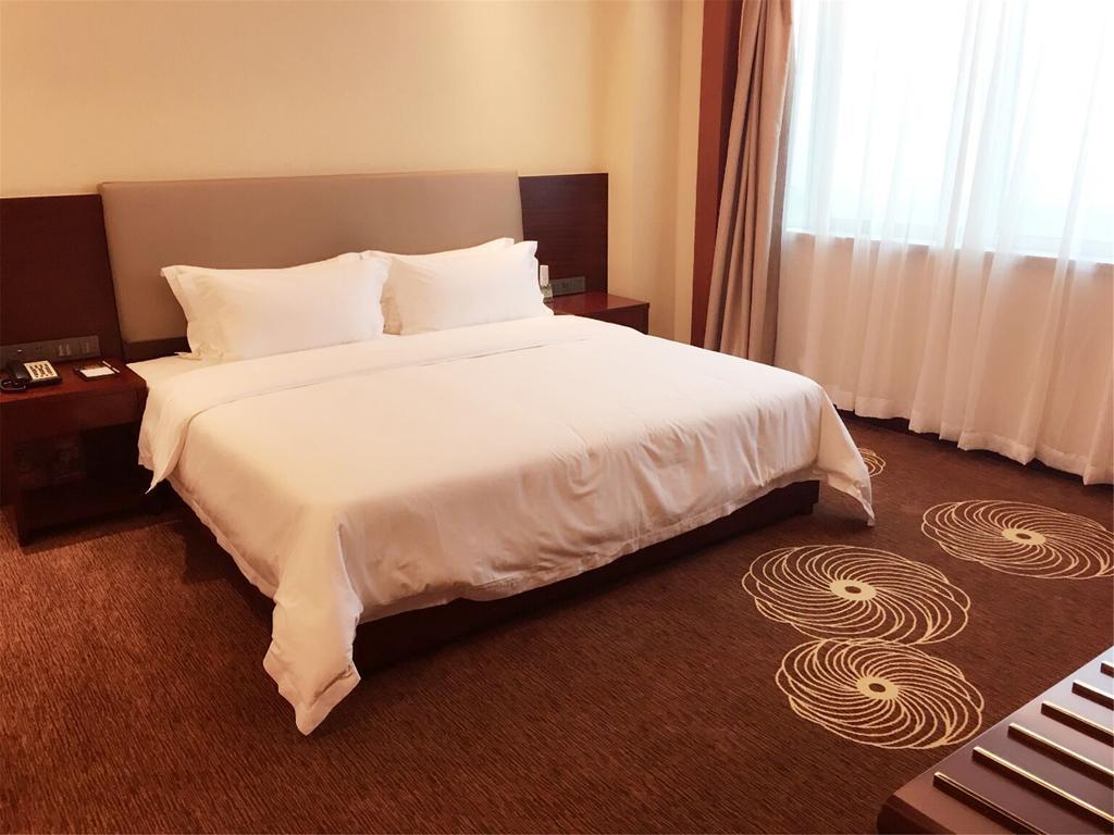 Guangxuan Hotel 4*