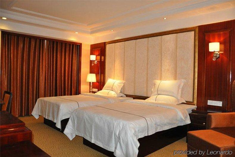 Hotel Borman Panyu Qiaonan Aoyuan Plaza 4*
