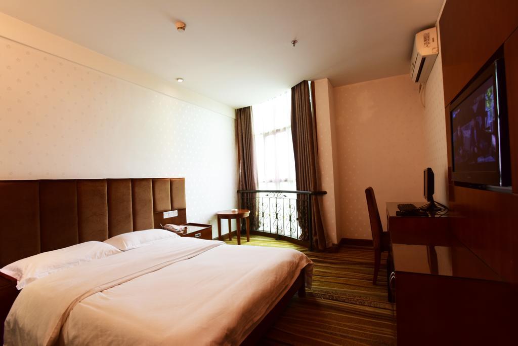Kaiserdom Baiyun Airport-24-hour Airport-free Shuttle Bus Guangzhou