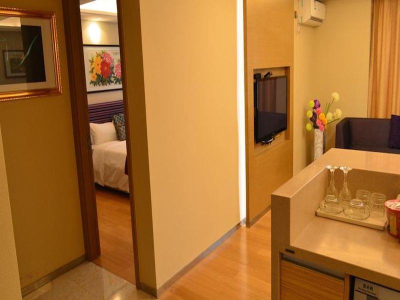 Private - Wealth Century Square 3*