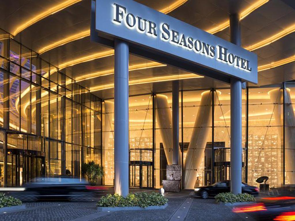 Four Seasons - Free Shuttle Bus To Fair Complex & Overseas Buyer Registration Services During Fair Period Hotel