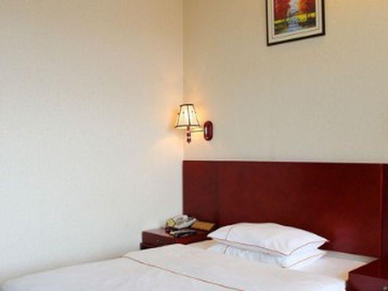 Hotel Ruijia 3*