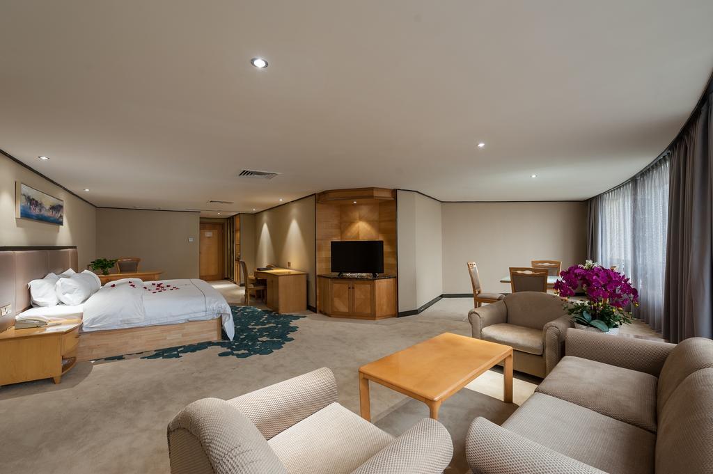 Gangrun Beijing Road Branch Hotel 4*