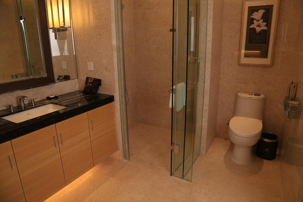 Changfeng Gloria Plaza 4*