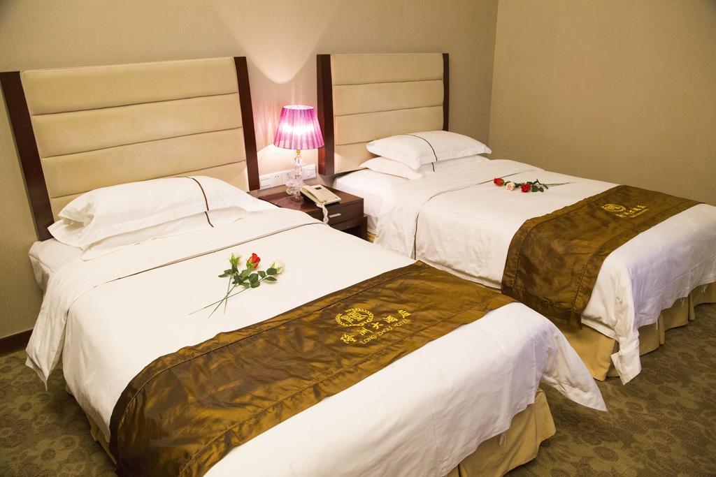 Long Zhou Grand Hotel 4*