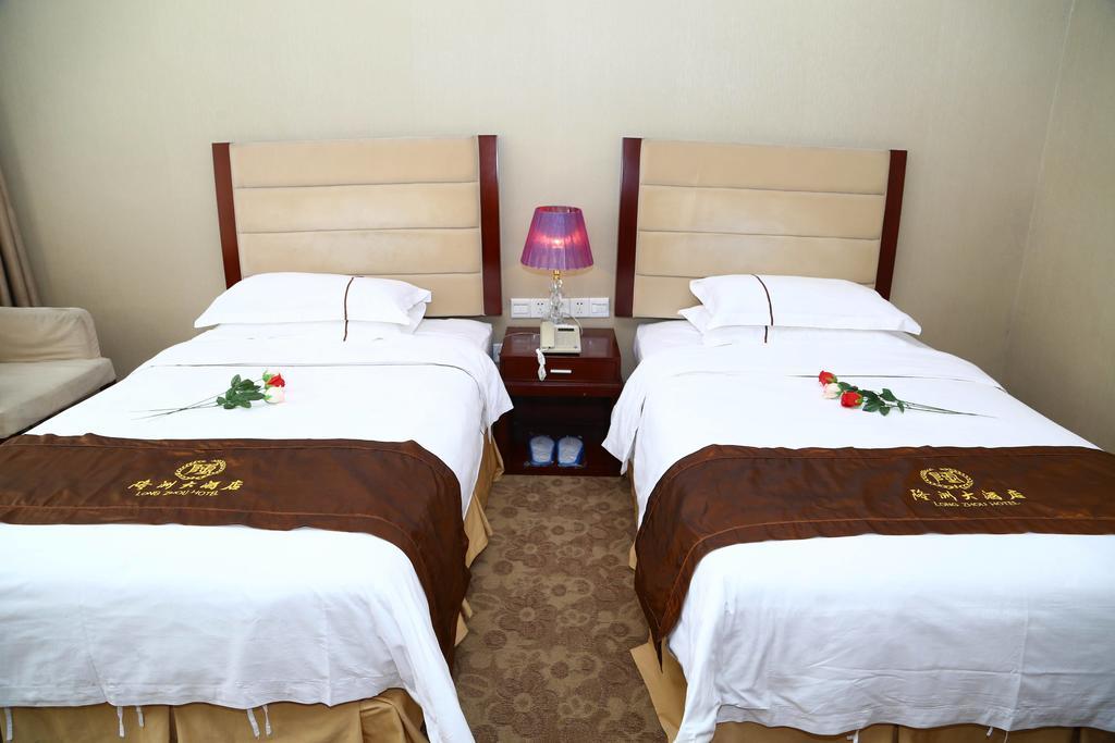 Hotel Long Zhou Grand