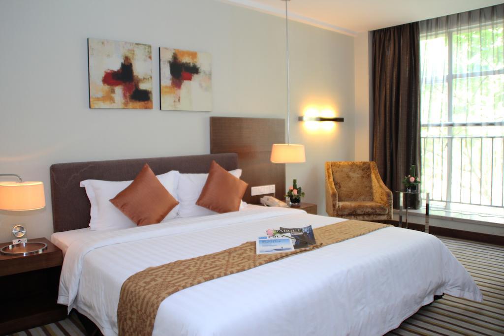 Hotel Poly Hotel,