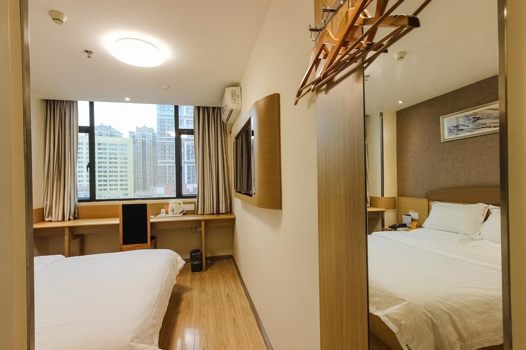 Hotel 7days Longkou East 2*