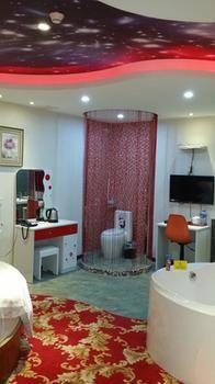 Hotel Theme Was Love Jiangwan Branch