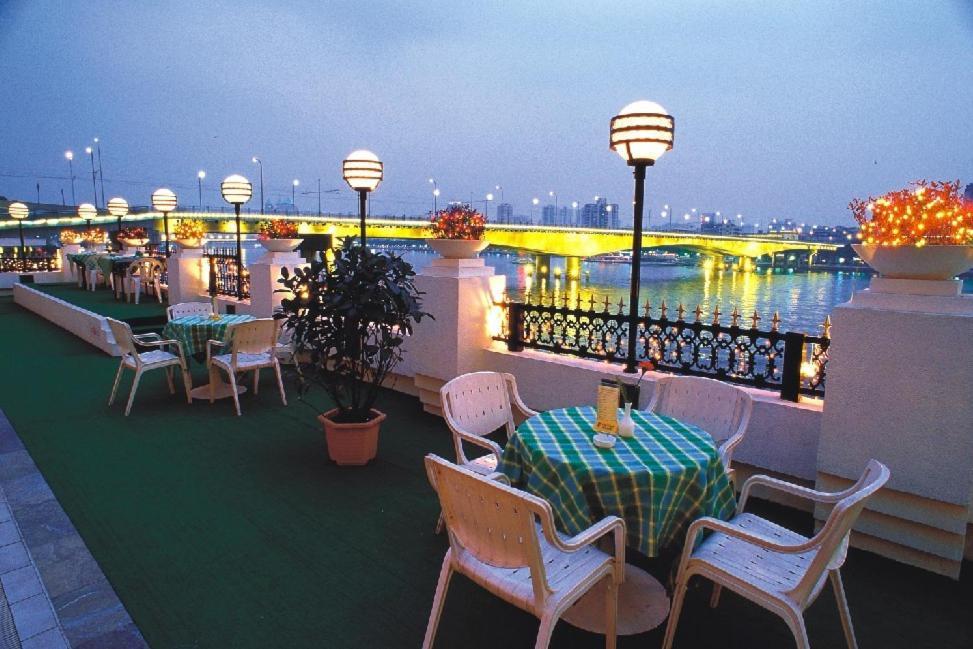 Riverside - 4*