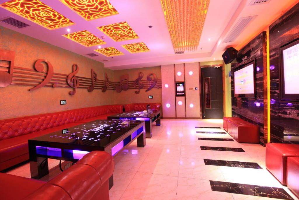 Shenghui Hotel 4*