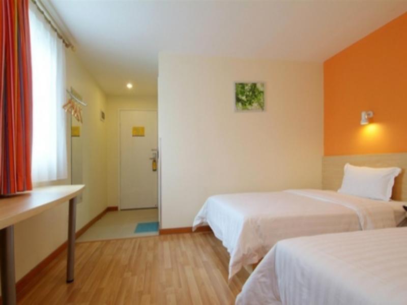 Hotel 7days Huangpu Development District