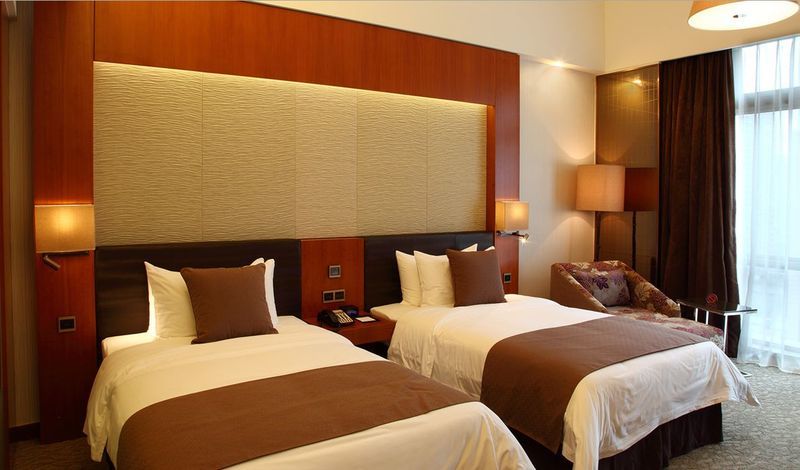 Hotel Vanburgh - Free Shuttle Bus Transfer During Fair