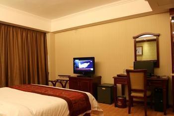 Hotel Vienna Yunbao 3*