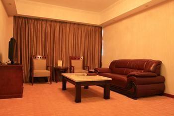 Hotel Vienna Yunbao 3*