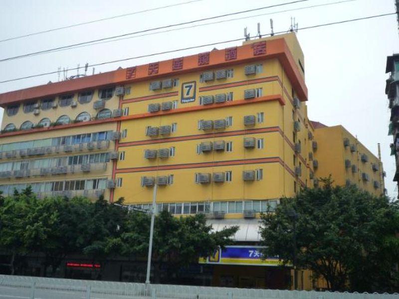 Hotel 7 Days Inn