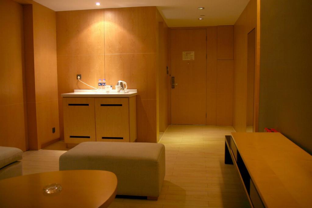 Hotel J-hotel 3*