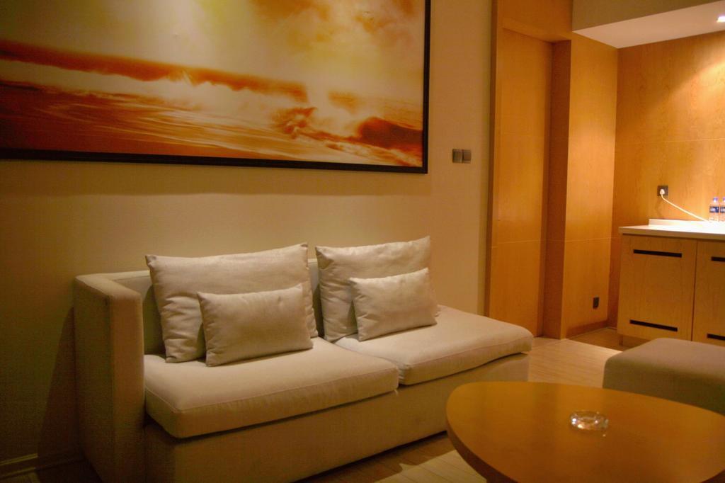 Hotel J-hotel
