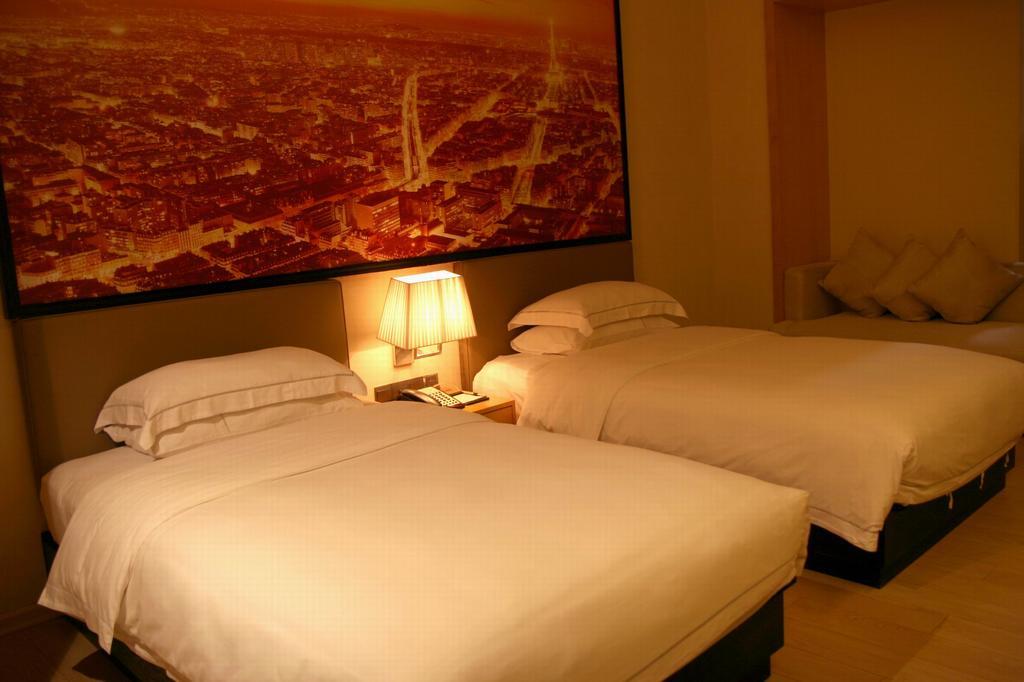 Hotel J-hotel 3*