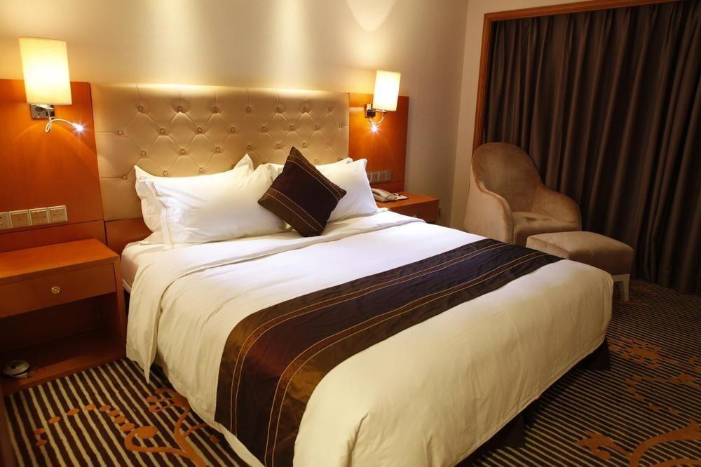 Hotel Yuehai 3*