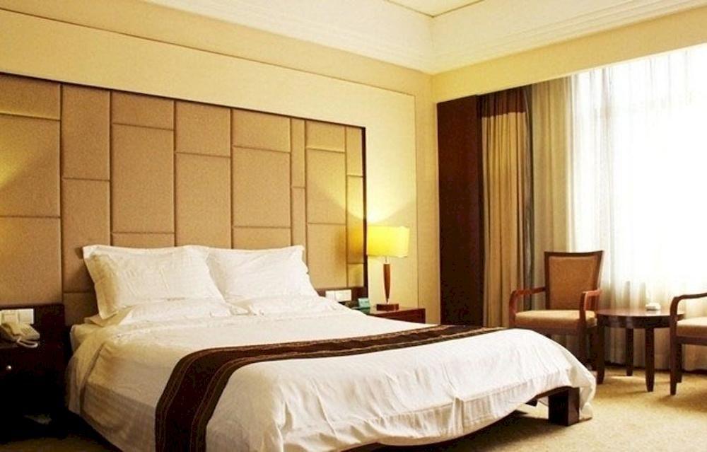 Huadu New Phoenix