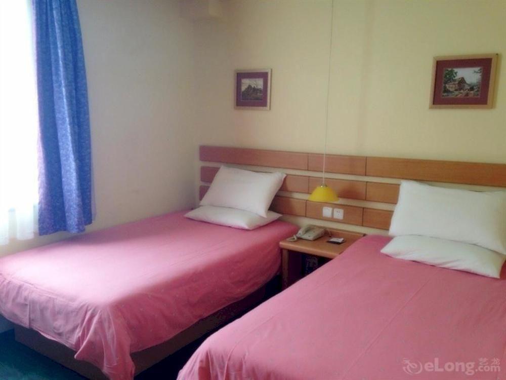 Hotel Guangdong Of Foreign Studies Baiyun Avenue 2*