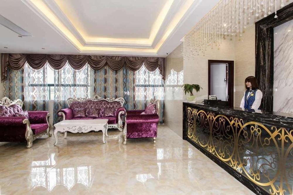 Hotel Baiyun International Airport 3*