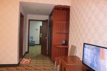 Super 8 Hotel Guangzhou Baiyun Airport Subway Station Inn Hotel