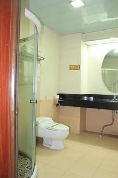 Super 8 Hotel Guangzhou Baiyun Airport Subway Station Inn 3* Guangzhou