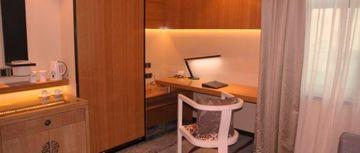 J-hotel 3*